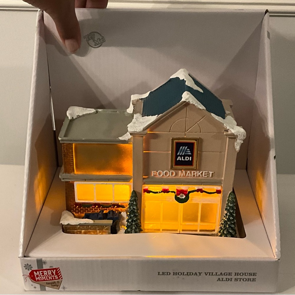 2023 Aldi Store Holiday Village LED Light Up